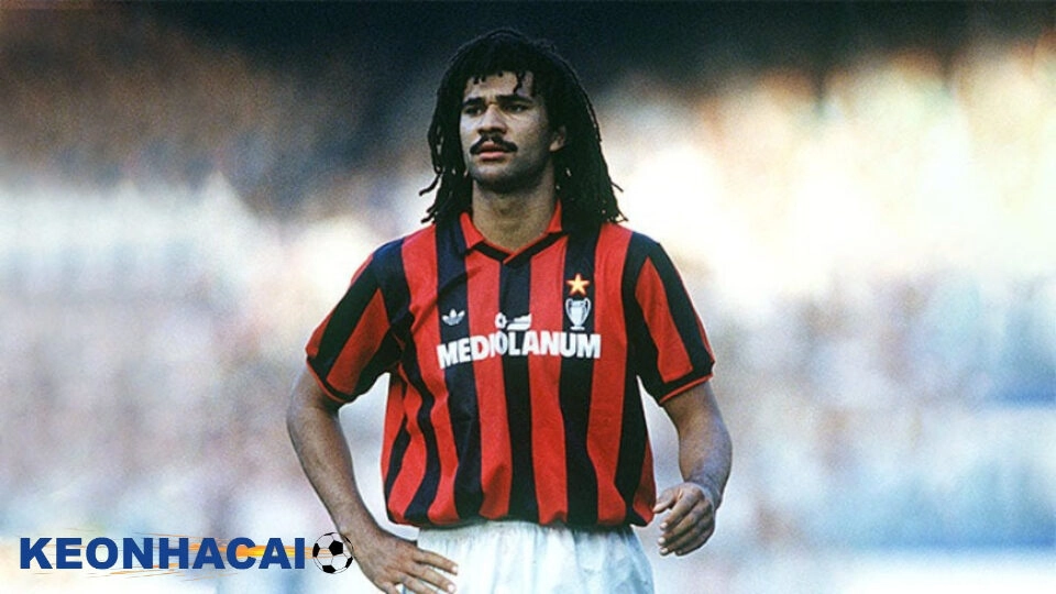 Tiểu Sử Frank Rijkaard – Huyền Thoại Sân Cỏ Và Sự Nghiệp HLV Tiểu sử Frank Rijkaard - Tuổi thơ và khởi đầu sự nghiệp